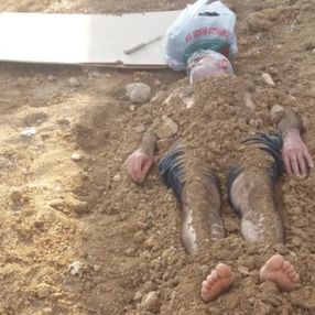 Esenler’de eşini gömüp başında dua etti, gerçek polis gelince anlaşıldı