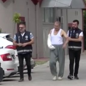 Adana'da annesini yastıkla boğarak öldürdü