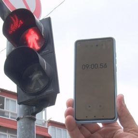 Bahçelievler'de trafik lambası yayalara yeşil ışık yakmıyor