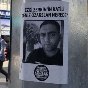 İzmir'de genç kadının katili için sokaklara ilan asıldı