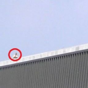 Tekirdağ'da maaş eylemi yapan belediye işçileri, gizli çekim yapan drone'u yuhaladı