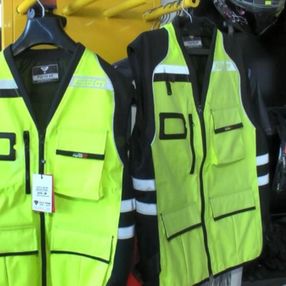 Motosiklet, bisiklet ve scooter sürücülerine reflektif yelek zorunluluğu