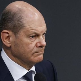 Almanya Başbakanı Olaf Scholz yurttaş buluşmasında yuhalandı