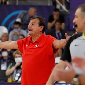 Ergin Ataman: Furkan'a saldırmak için soyunma odasına gittiler