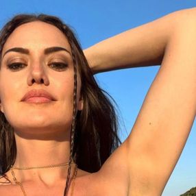 Hamile Fahriye Evcen'den yeni pozlar