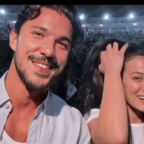 Pınar Deniz ve Kaan Yıldırım el ele