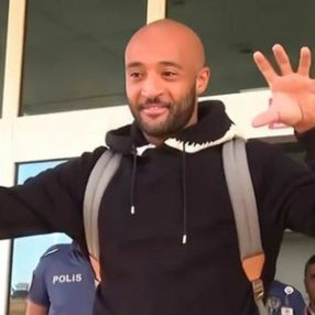 Beşiktaş'ın yeni transferi Nathan Redmond İstanbul'a geldi