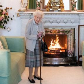 Kraliçe Elizabeth, doktor kontrolüne alındı