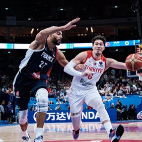 Cedi Osman Fransa maçı sonrası gözyaşlarını tutamadı