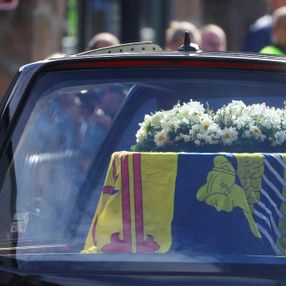 Kraliçe Elizabeth'in cenazesi, Balmoral Kalesi'nden yola çıktı