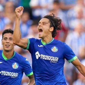Enes Ünal'dan harika frikik golü