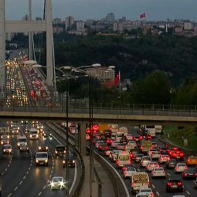 İstanbul'da okulların açılmasıyla trafik yoğunluğu başladı