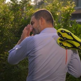 Arda Turan futbolu bıraktı