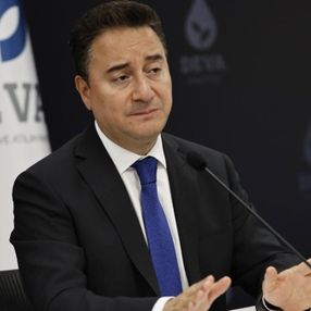 Ali Babacan'dan 'İlk Evim İlk İş Yerim' projesine eleştiri