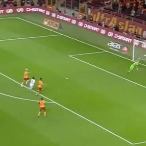 Endri Çekiçi'den şık gol