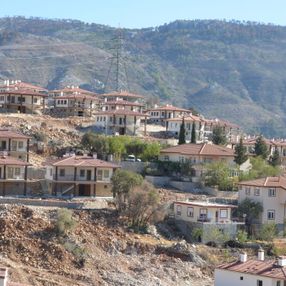 Antalya'da orman yangını sonrası yeni bir köy inşa edildi