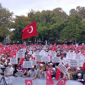 İstanbul'da LGBT'ye karşı Büyük Aile Buluşması düzenlendi