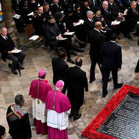 Kraliçe 2'nci Elizabeth'in cenaze törenine akın