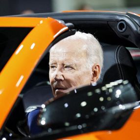 Joe Biden, lüks araçları test etti