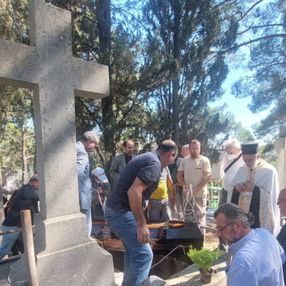 Doç. Dr. Kriton Dinçmen'in bedeni, 14 yıl sonra defnedildi