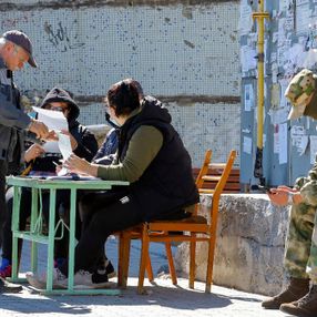 Ukrayna, Rusya'nın gözetimindeki referanduma tepki gösterdi