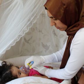 Antalya’da, SMA’lı Asel’in annesi: İstediği ayakkabıyı almak nimetmiş