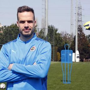 Filip Novak, Al Jazira ile anlaştı