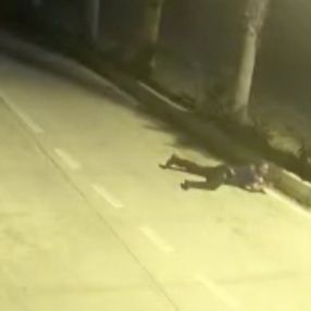 Mersin'de şehit polis Sedat Gezer'in teröristlerden birini vurduğu çatışma anı