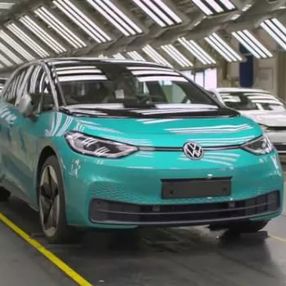 Volkswagen'den 3 milyar dolarlık batarya hamlesi