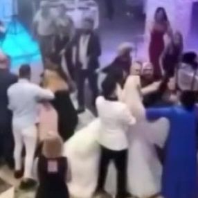 Bayrampaşa'da davetlilerin kavgası düğün salonunu savaş alanına çevirdi