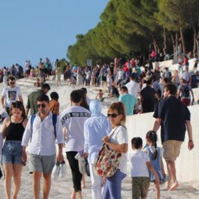 Pamukkale'ye yılın ilk 9 ayında 1 milyonun üzerinde turist geldi