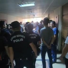 Diyarbakır'da sağlıkçılar ve yemek şirketi personeli arasında kavga