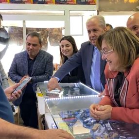 Fatma Şahin'le esnaf arasında güldüren anlar