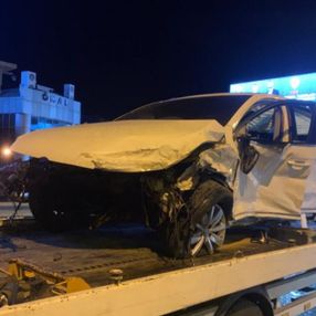 İstanbul'da makas atarak ilerleyen otomobil kaza yaptı: 2 yaralı