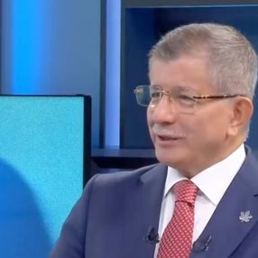 Ahmet Davutoğlu'ndan Kılıçdaroğlu'nun başörtü çıkışına destek