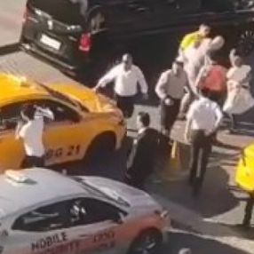 İstanbul'da taksici ile tartışan yolcu silah çekti