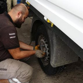 Ordu'da sürücüler kış gelmeden lastikçilere akın etti