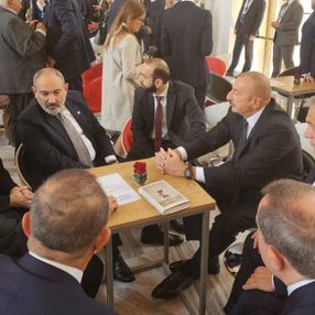 Cumhurbaşkanı Erdoğan, Aliyev ve Paşinyan aynı karede