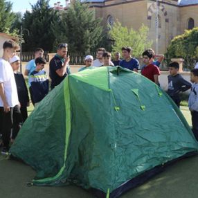 Edirne'de izci imam, gençlere doğa sevgisini aşılıyor