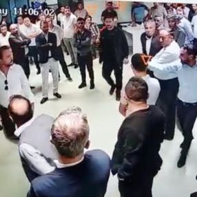 Şemdinli'de CHP'li başkandan başhekim yardımcısına saldırı