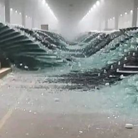 Düzce'de depremin ardından cam fabrikası görüntülendi