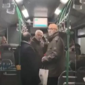 Bakırköy'de yolculara öfkelenen şoför sefere devam etmedi