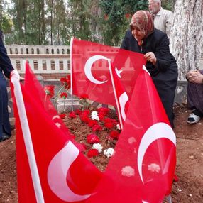 Şehit öğretmen Ayşenur Alkan annesi: Bayrağımız hep dalgalansın