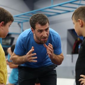 Sakaryalı şampiyon güreşçi, yetenikli öğrencileri spora kazandırıyor