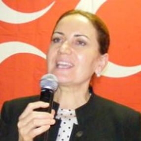 Akşener: Öcalan'ın heykelini dikenin ellerini kırarız