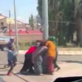 Dilencilerin kavgasını zabıta ayırdı