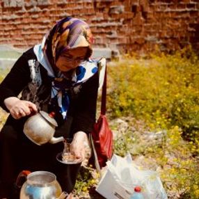 Parasını verdiği konut projesi başlamayınca eyleme başladı