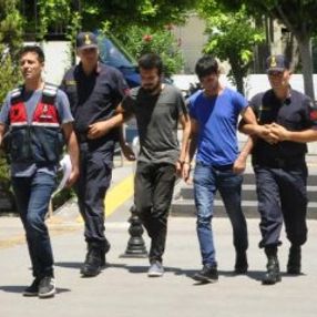 Dedesinin parasını çalan genç ve arkadaşı tutuklandı