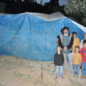 8 nüfuslu aile Hakkari'de kiralayacak ev bulamıyor