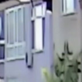Yalova'da 1,5 yaşındaki çocuk üçüncü kattan düştü